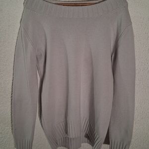 Elegant Gray Women's Sweater